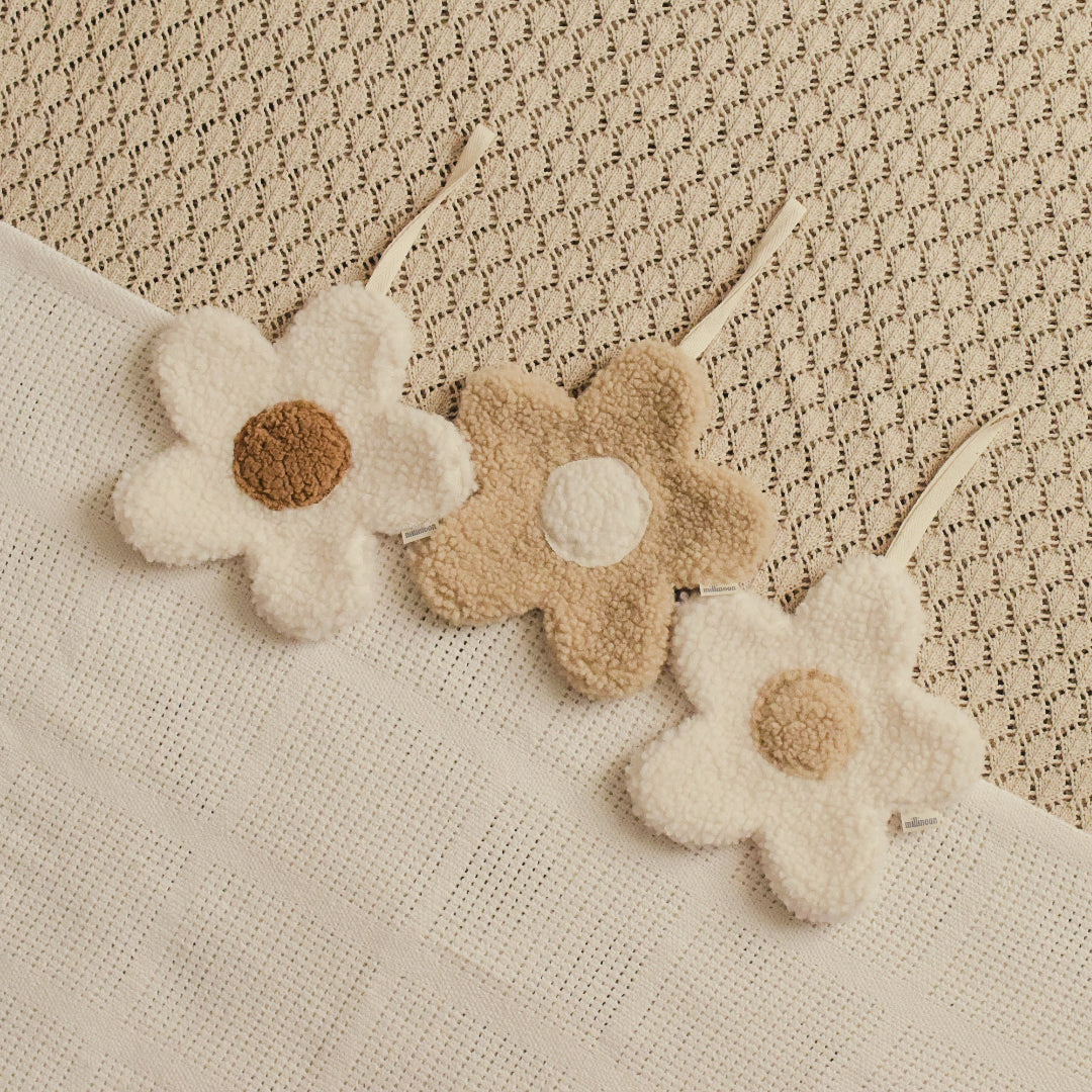 Attache tétine big fleur sherpa sable ecru