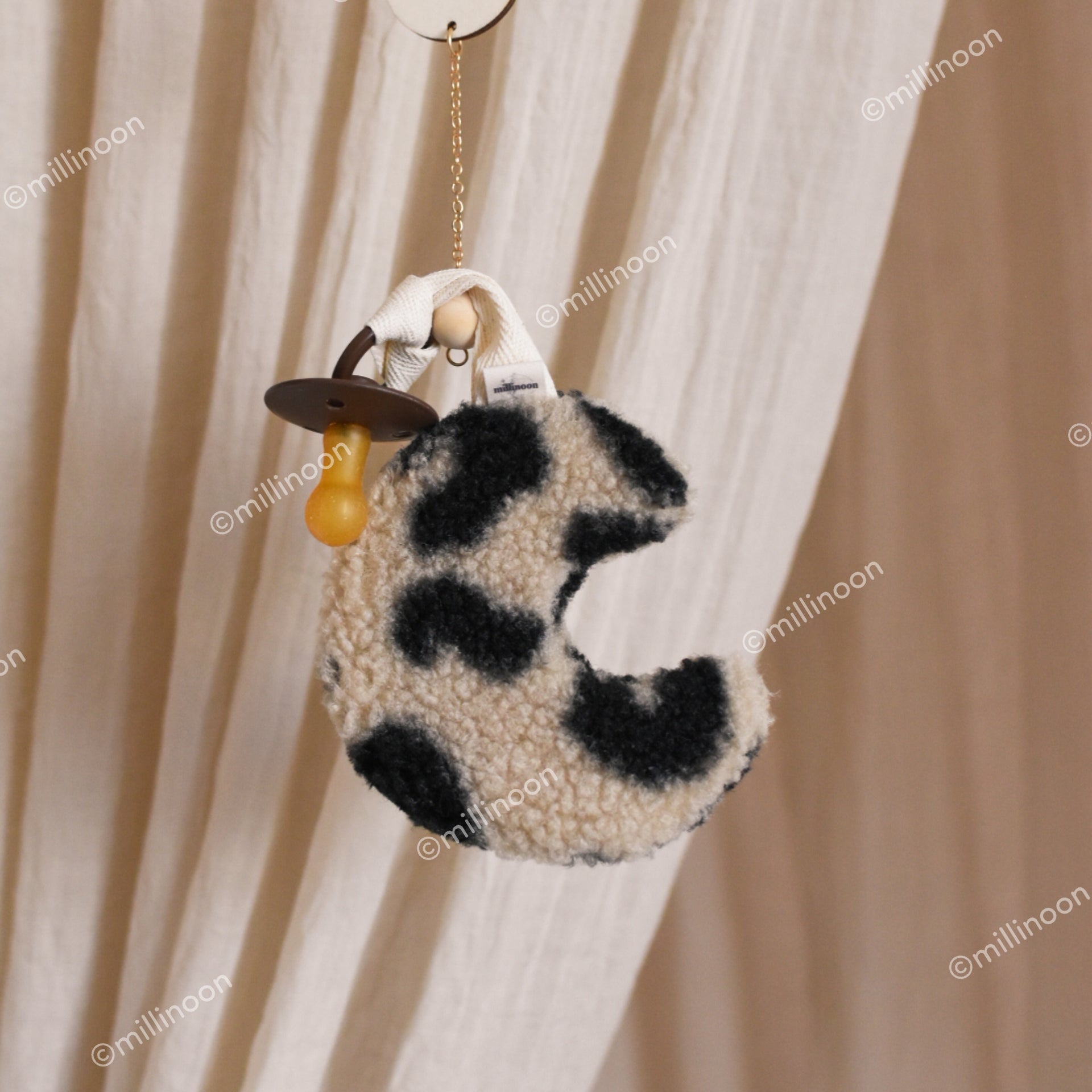 Attache tétine sherpa lune graou leopard