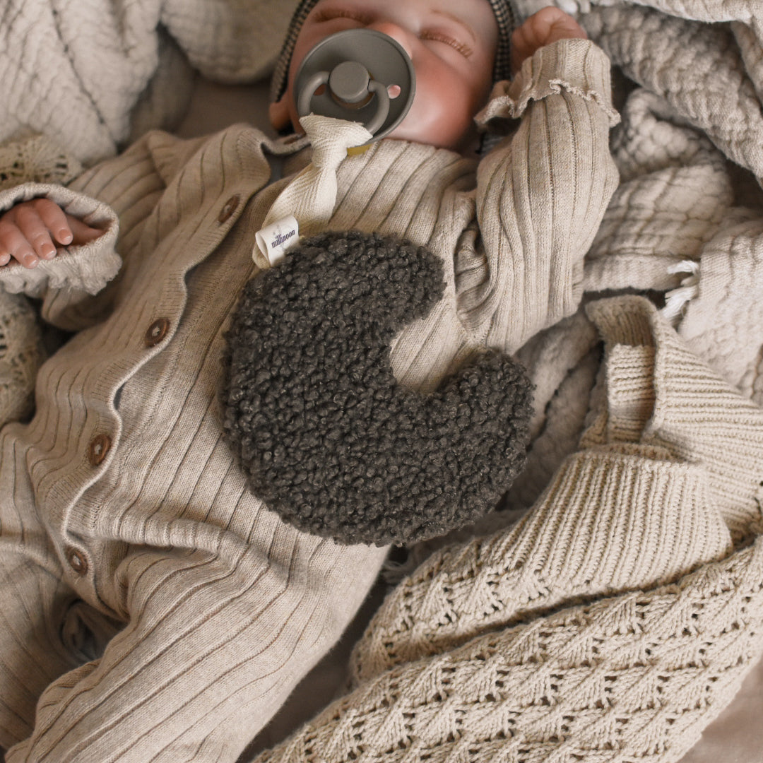 Attache tétine sherpa lune ours brun