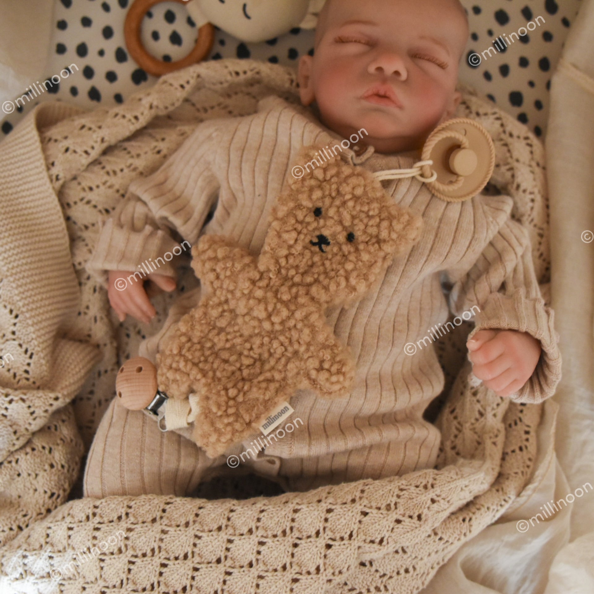 Attache tétine clip ourson sherpa marron clair
