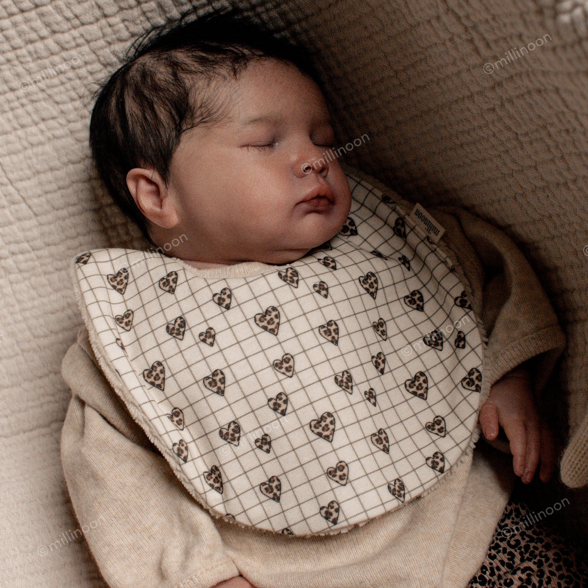 Bavoir maille coton bio carreau coeur graou