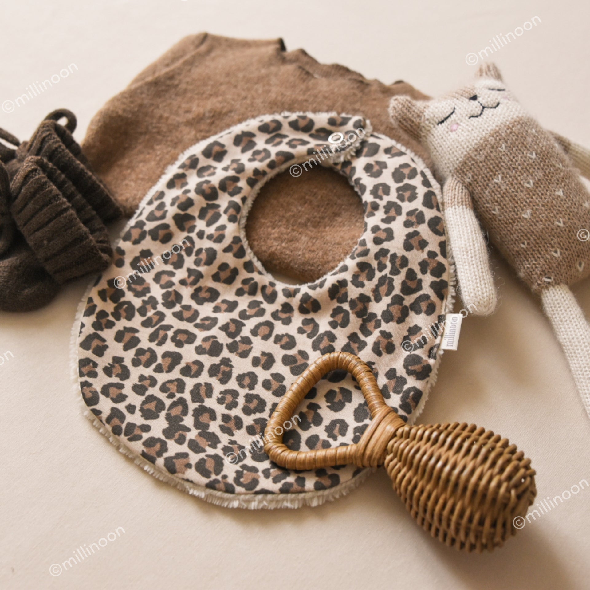Bavoir maille coton bio graou leopard