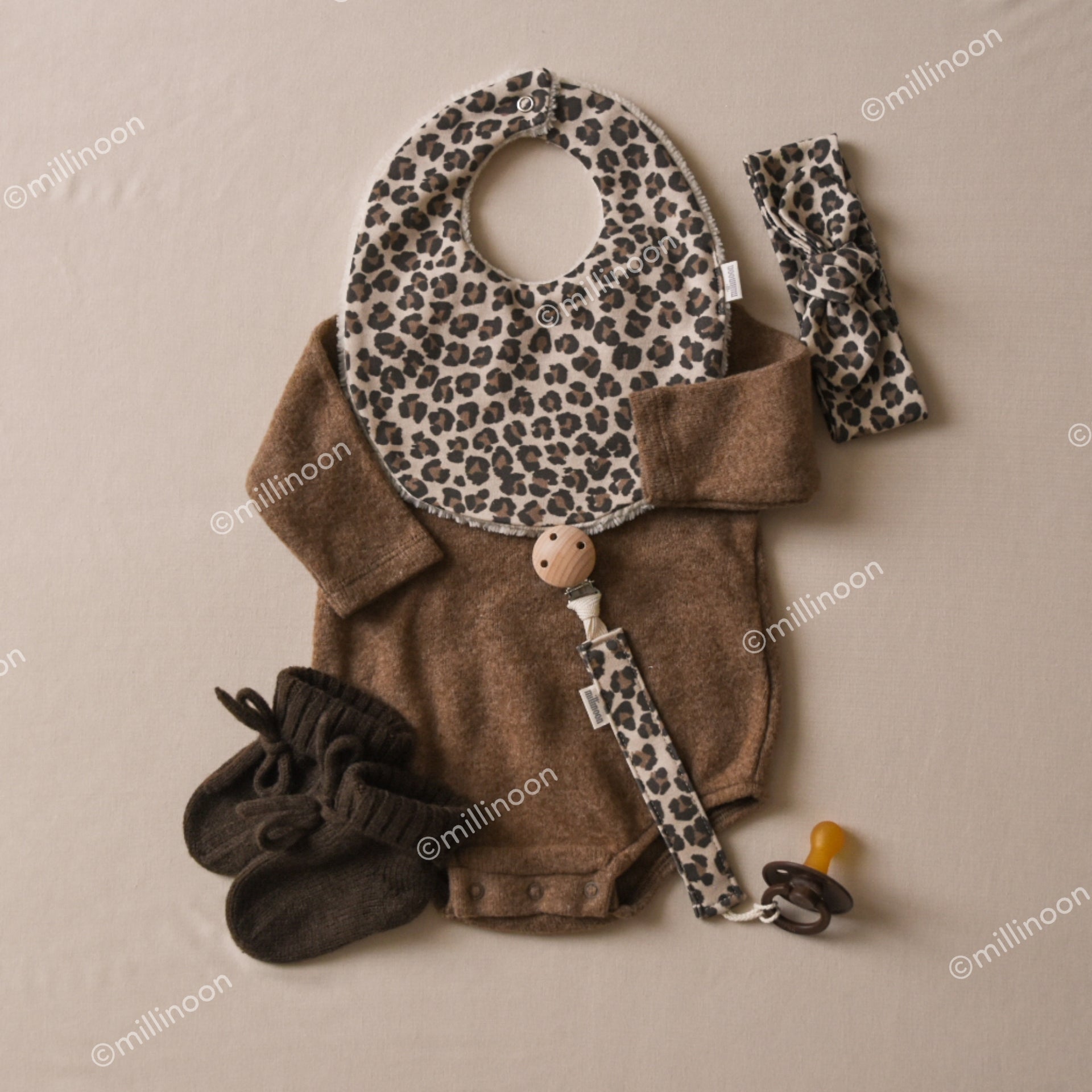 Bavoir maille coton bio graou leopard