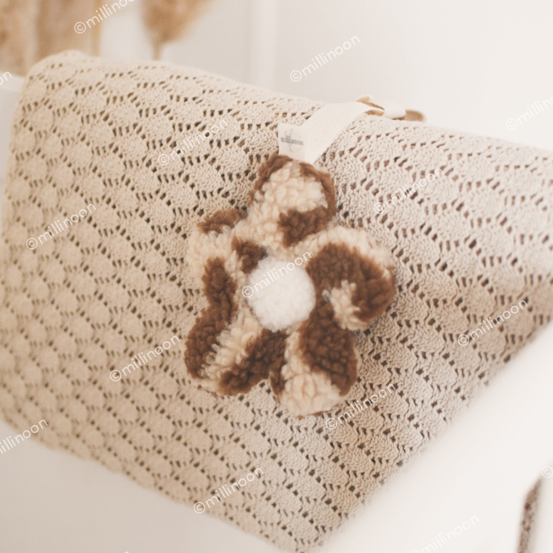 Attache tétine fleur sherpa bicolore