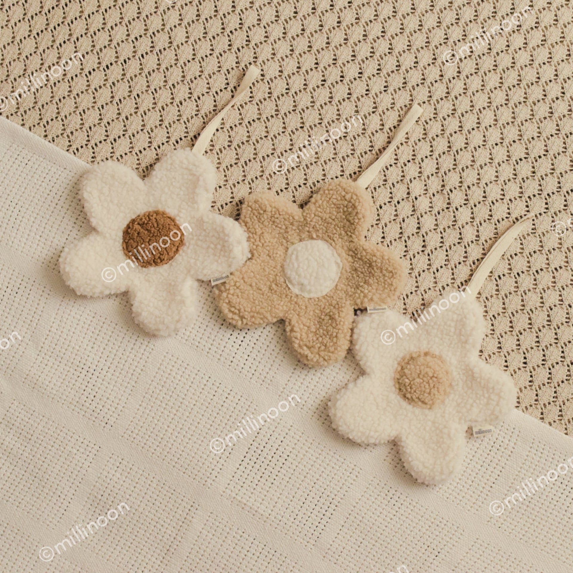 Attache tétine big fleur sherpa ecru sable