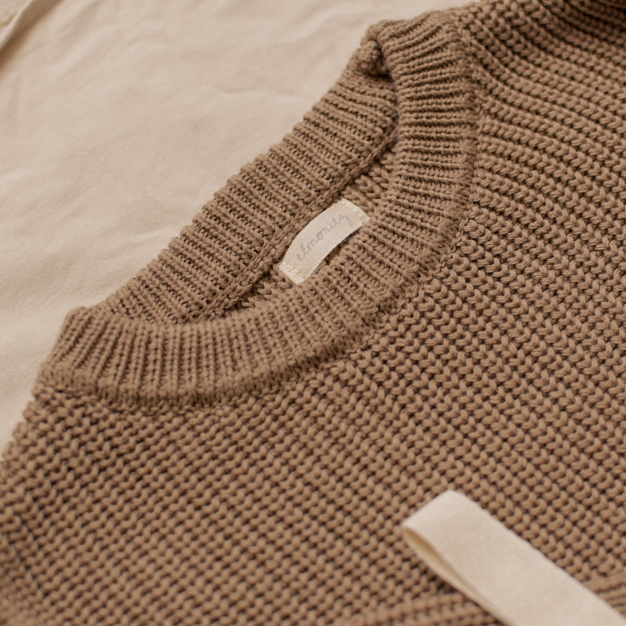 Barboteuse tricot bébé oversize Marron