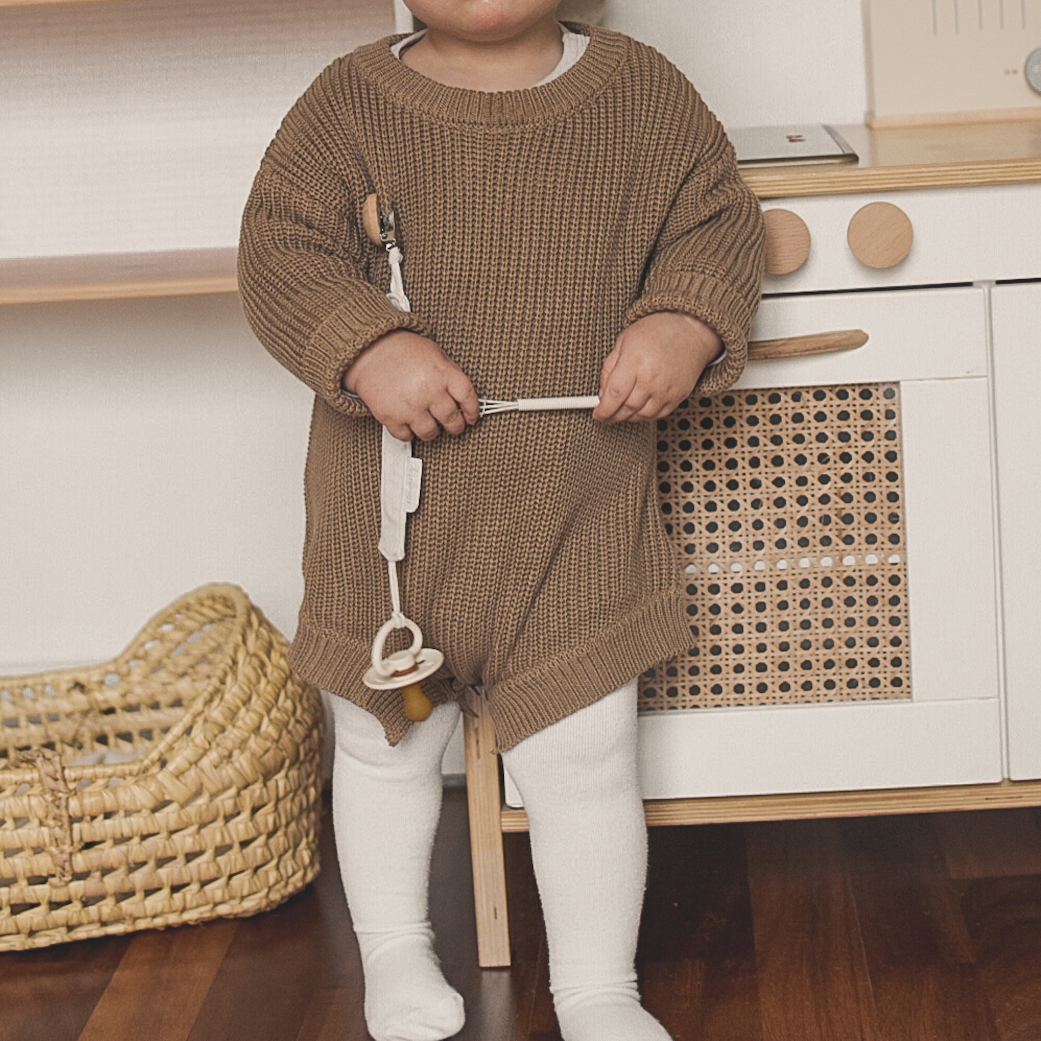 Barboteuse tricot bébé oversize Marron
