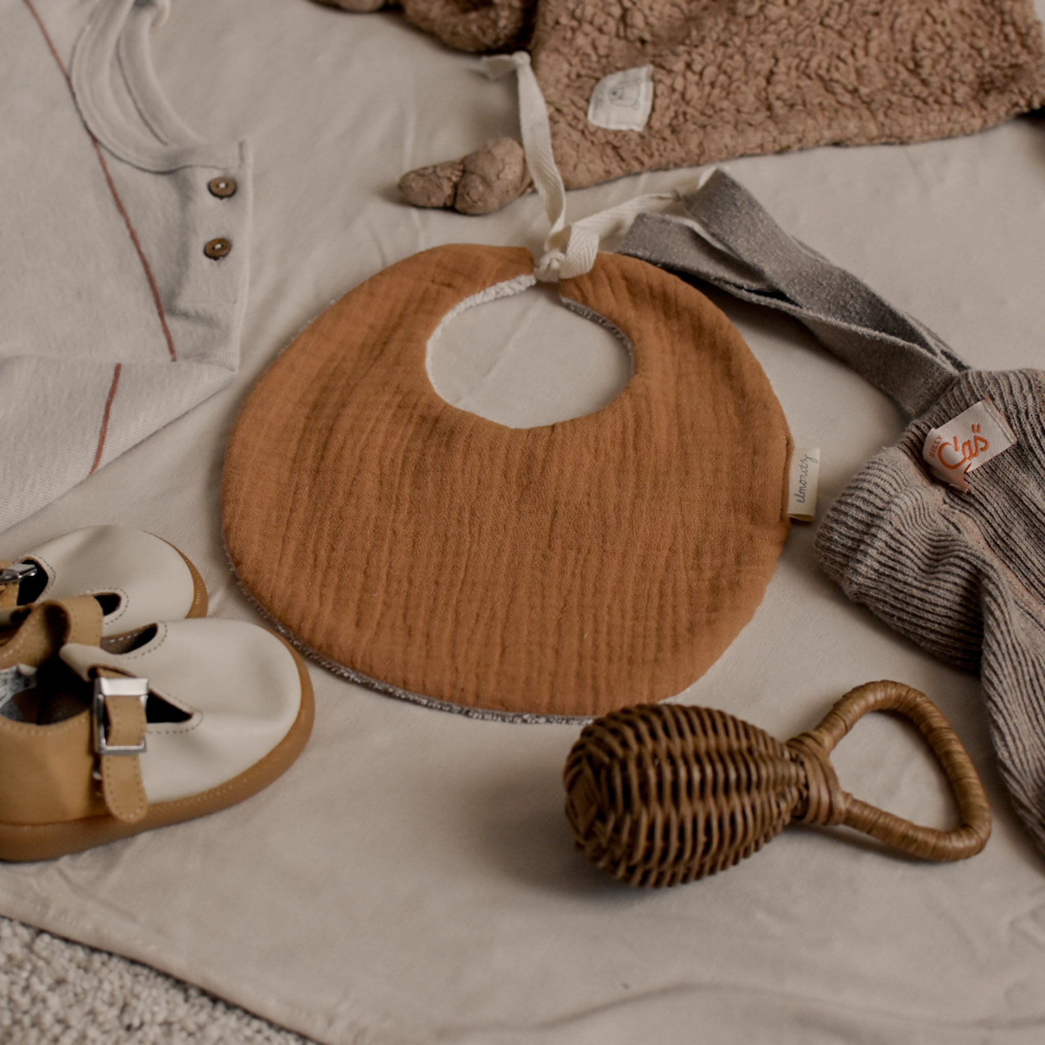 Bavoir gaze de coton bio Camel