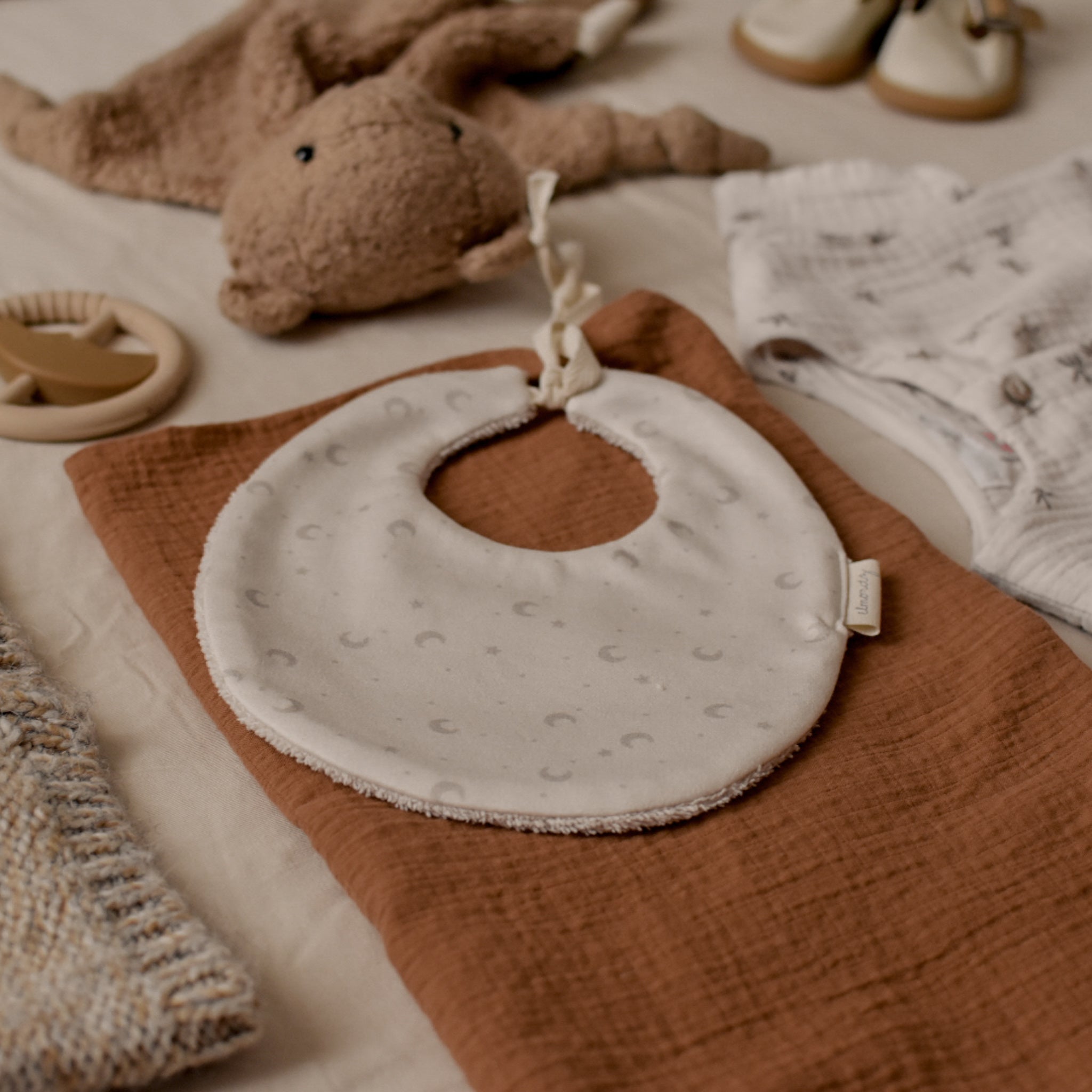 Bavoir maille de coton bio Lune