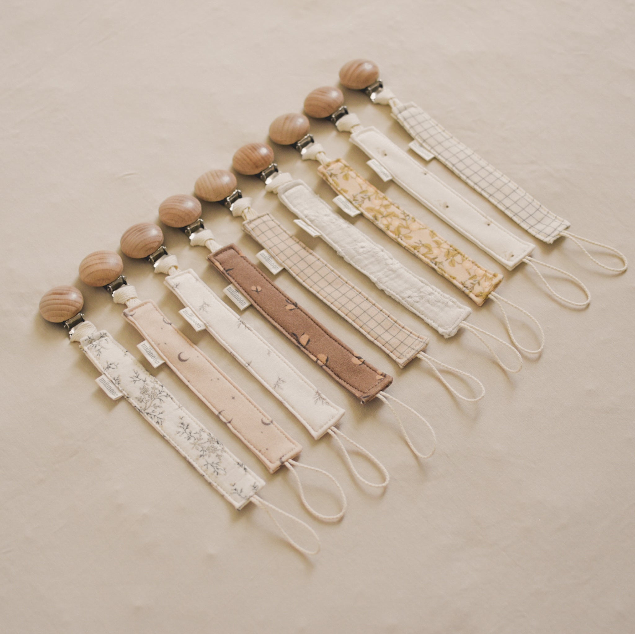 Attache tétine maille coton bio orangeraie