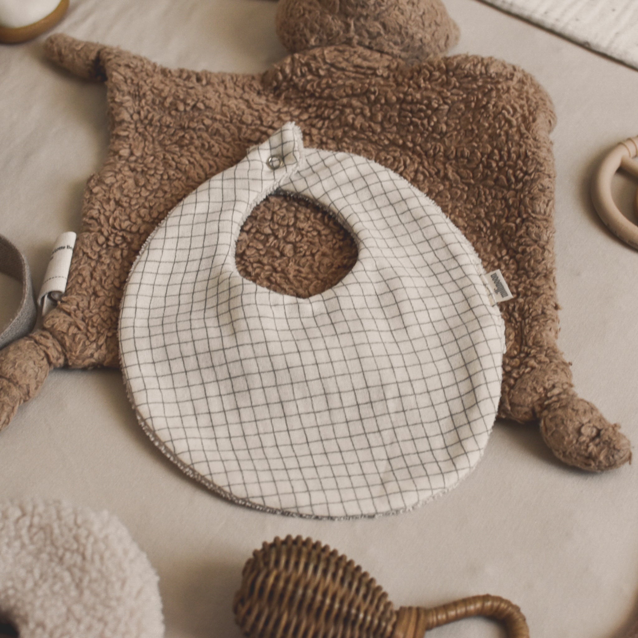 Bavoir gaze bio petit carreau