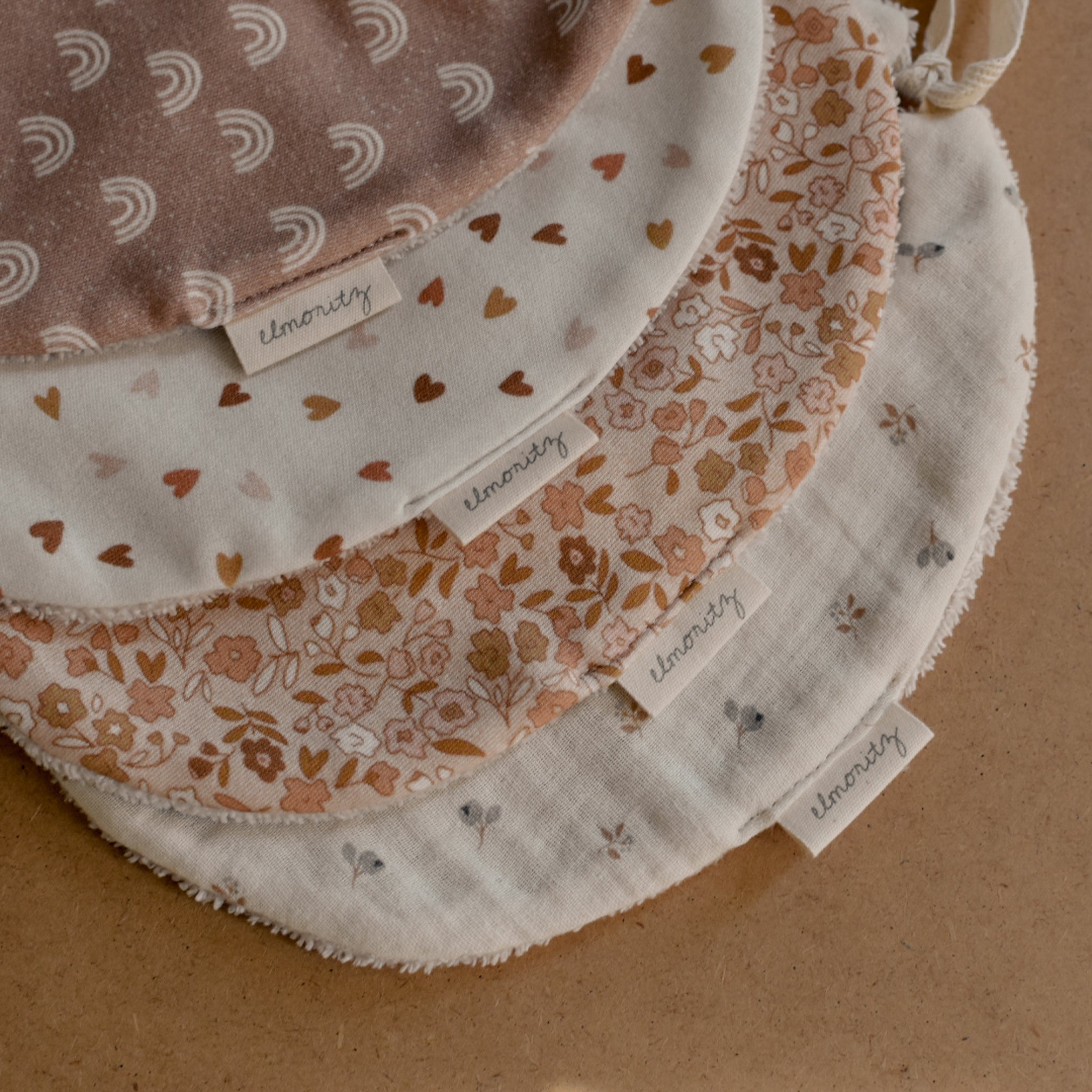 Bavoir maille de coton bio Coeur